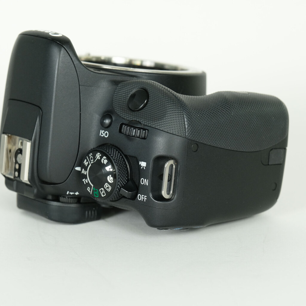 Canon EOS Kiss X7