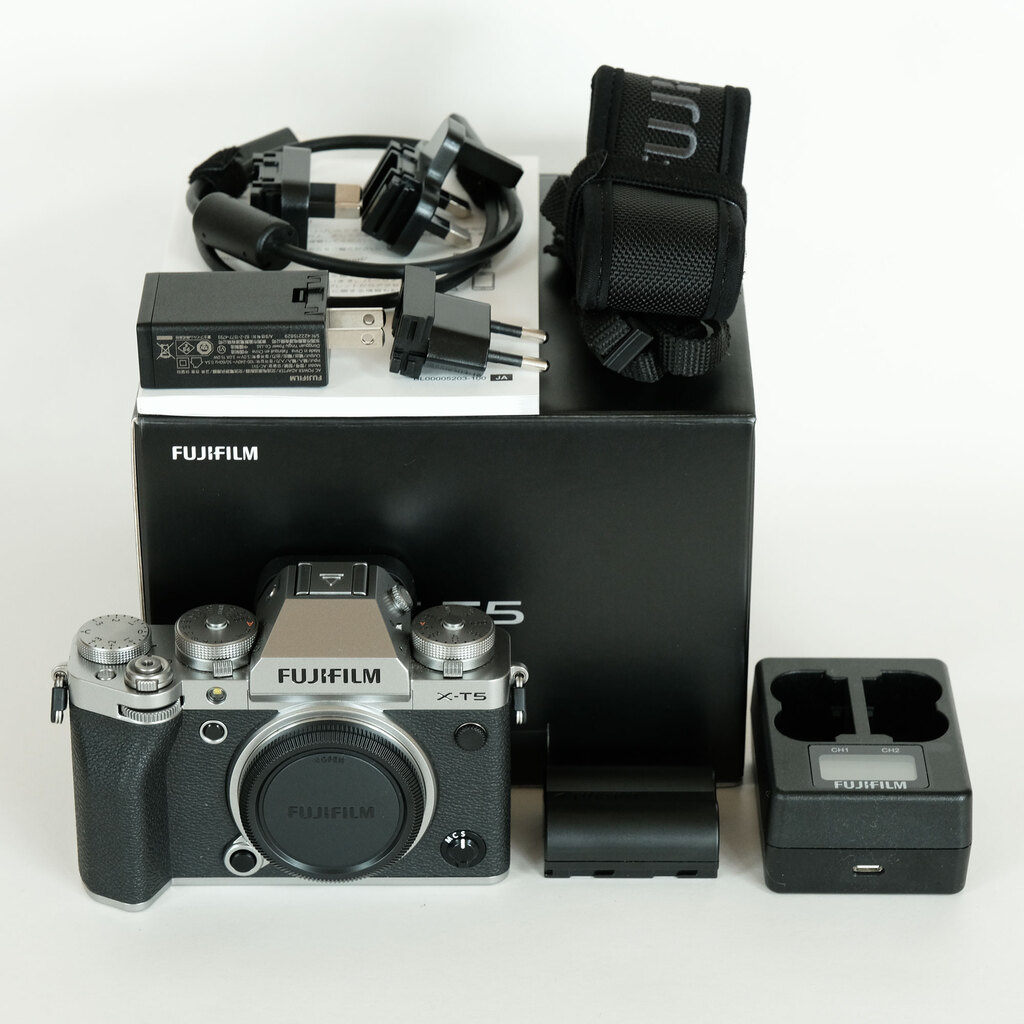 FUJIFILM X-T5 本体 付属品一式 FUJIFILM X-T5の出品 | ONE SCENE（ワンシーン）