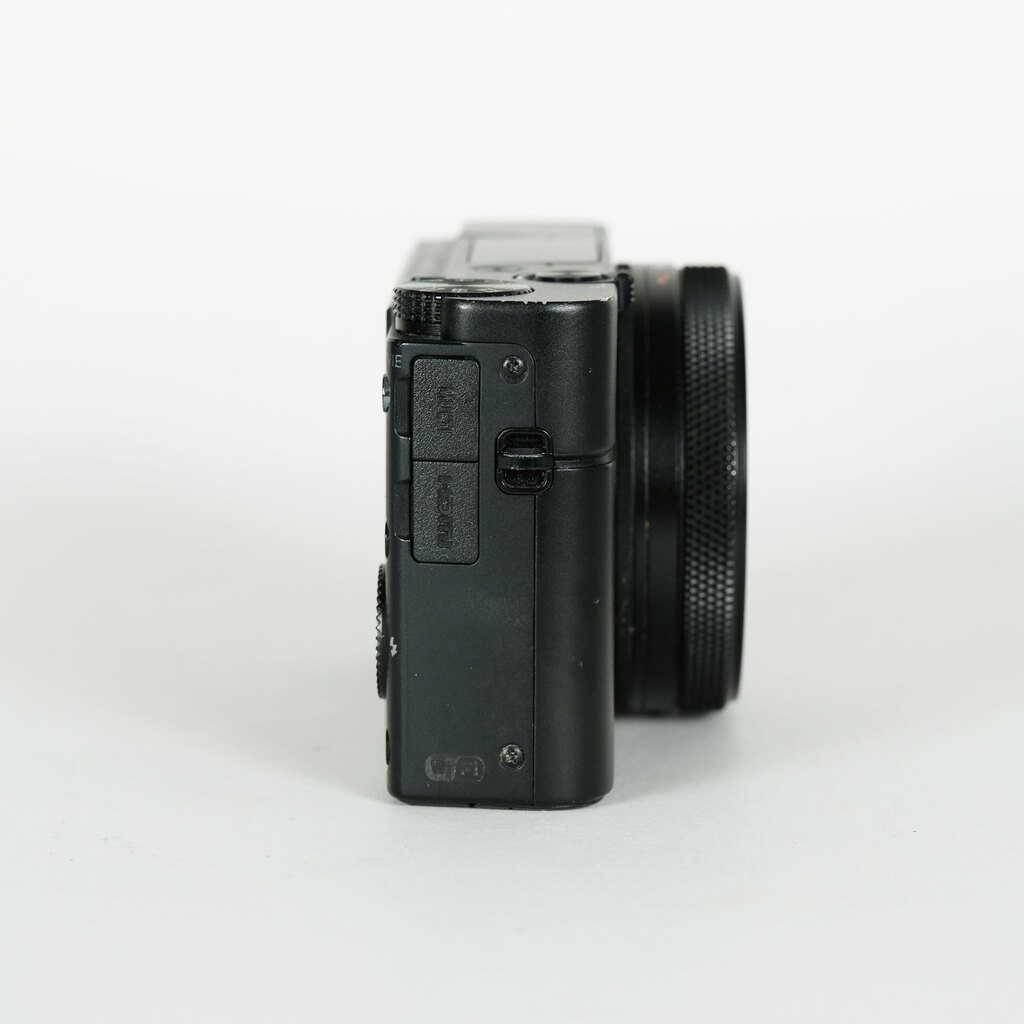 SONY Cyber-shot DSC-RX100M6