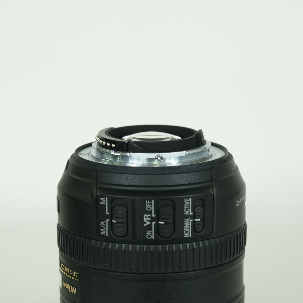 Nikon AF-S DX VR Zoom-Nikkor 18-200mm F3.5-5.6G IF-ED