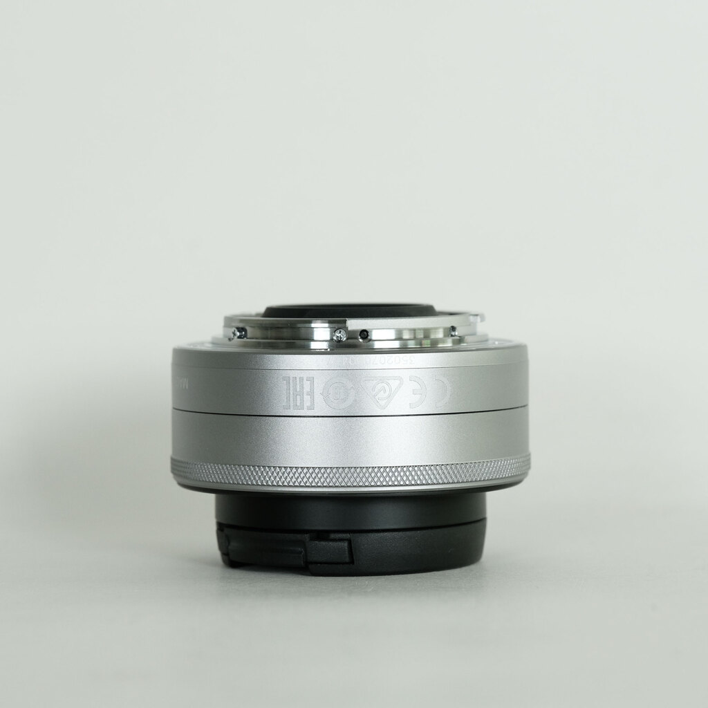 Canon EF-M22mm F2 STM