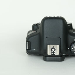 Canon EOS Kiss X8i