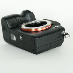 SONY α7RIII ボディ ILCE-7RM3A   【後期モデル 液晶下部にSONYロゴなし】