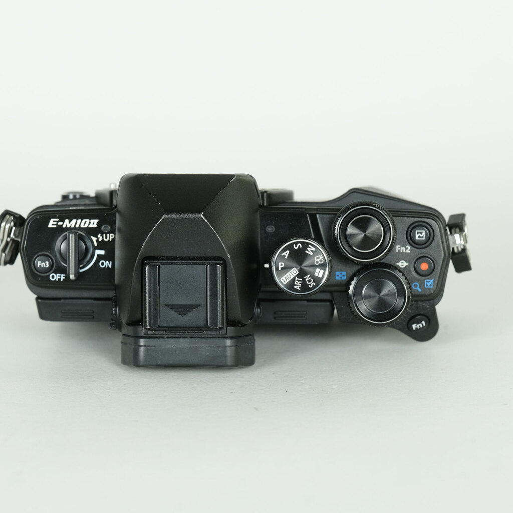OLYMPUS OM-D E-M10 Mark II