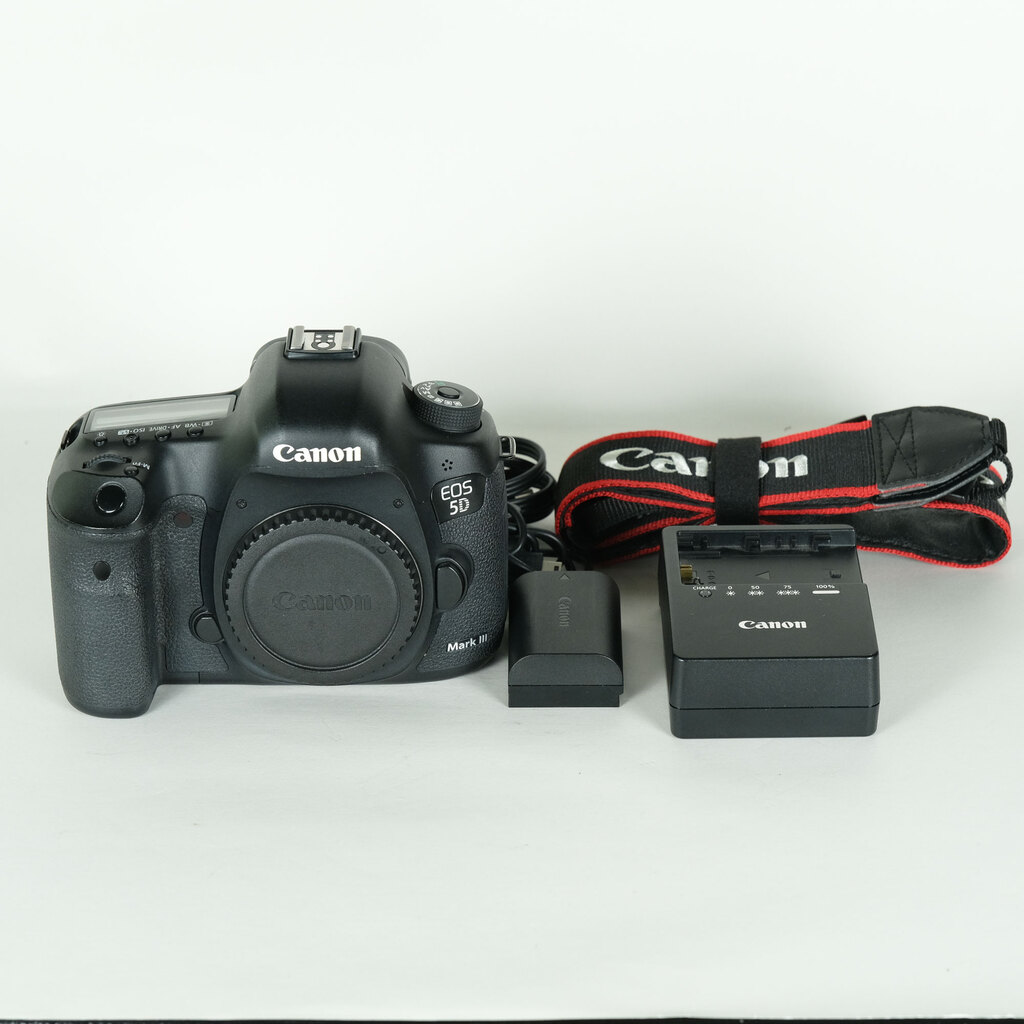Canon EOS 5D Mark III Canon EOS 5D Mark III