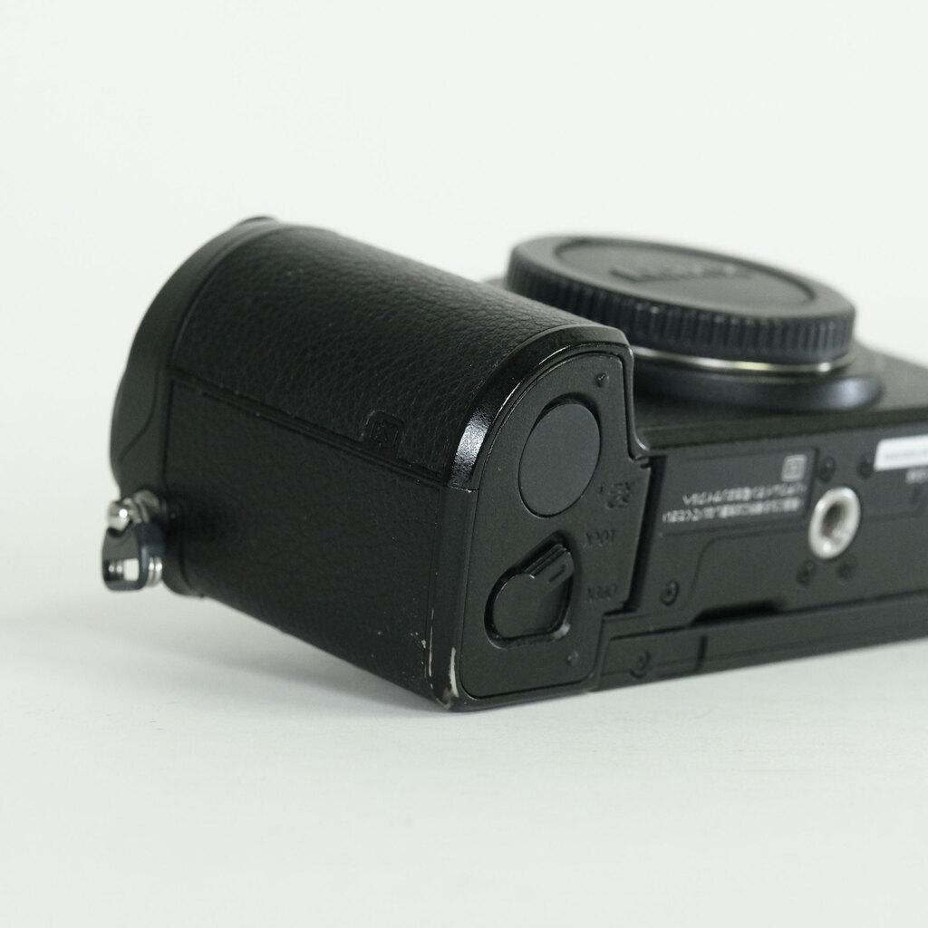 Panasonic LUMIX DMC-GX8 ボディ ブラック