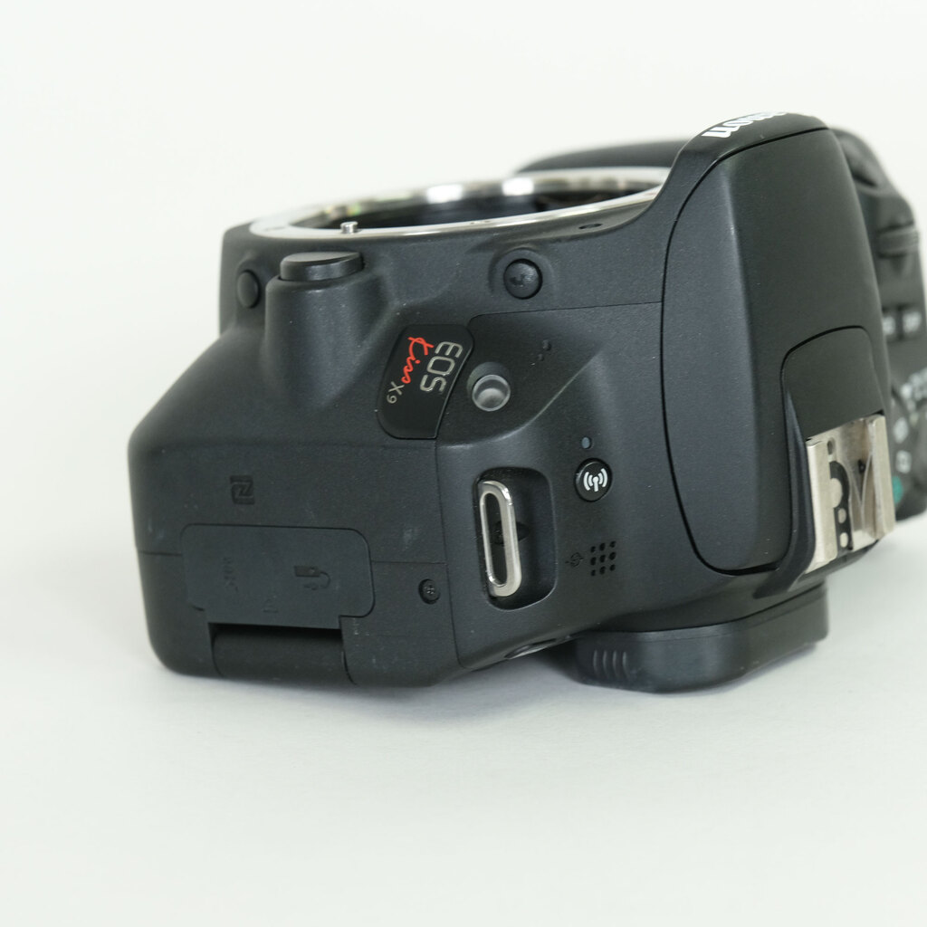 Canon EOS Kiss X9 Canon EOS Kiss X9
