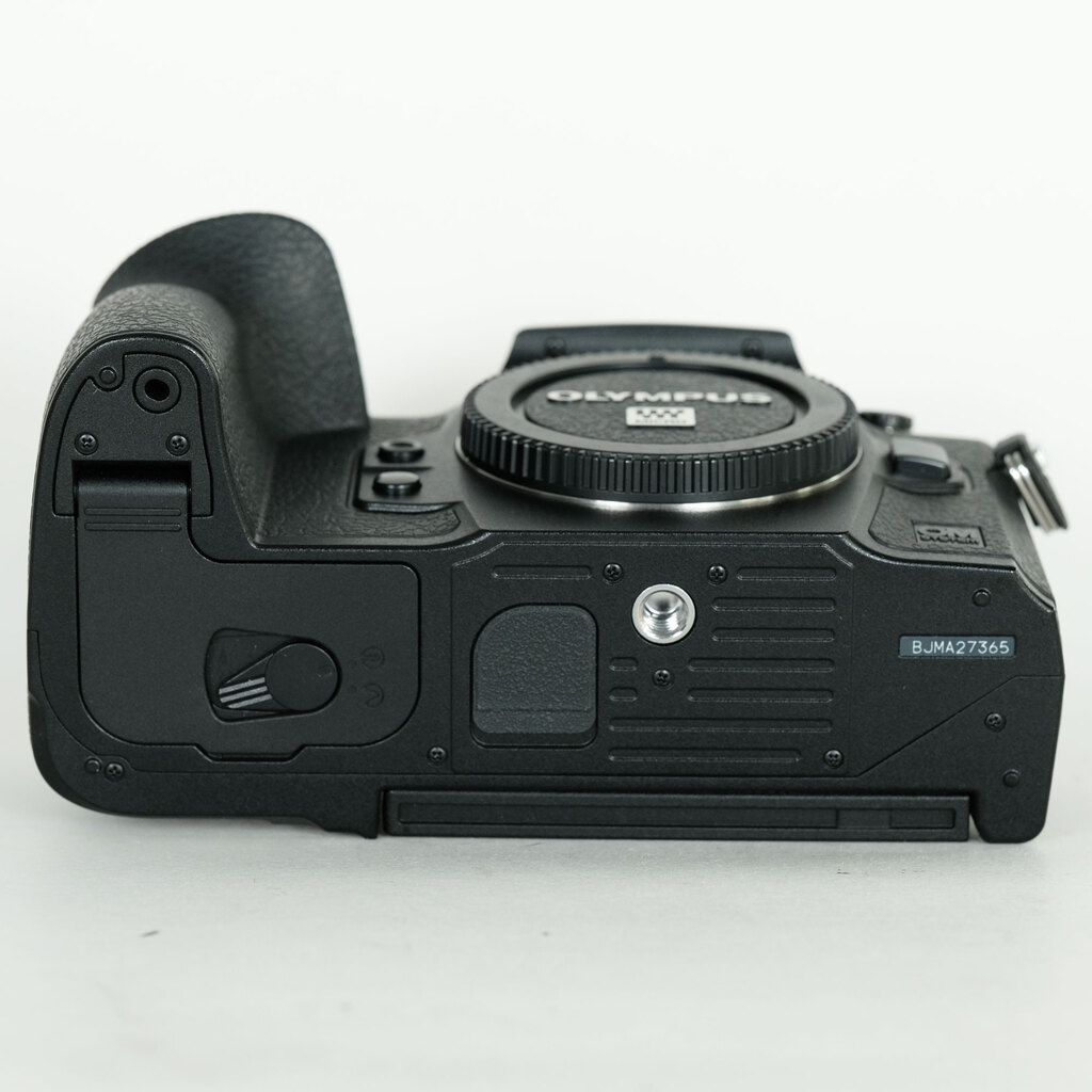 OM SYSTEM OM-1
