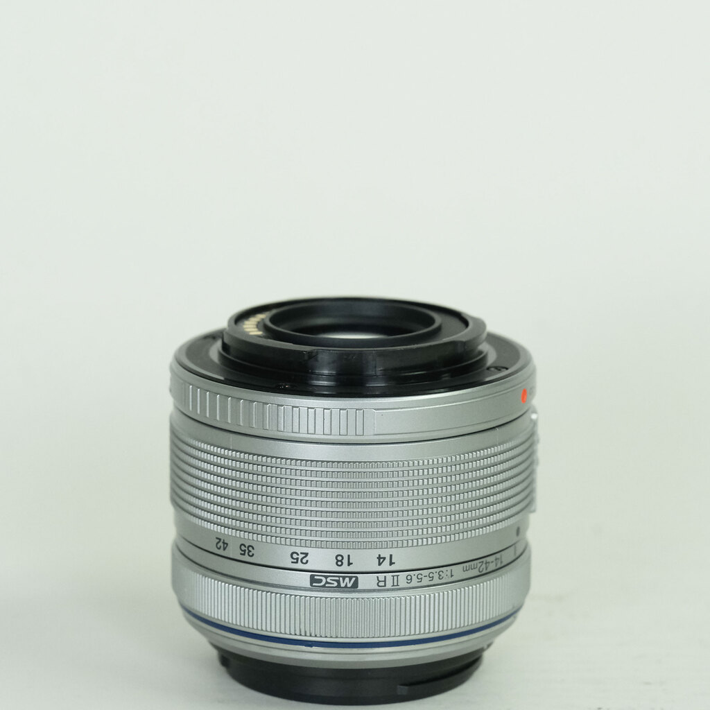 OLYMPUS M.ZUIKO DIGITAL 14-42mm F3.5-5.6IIR シルバー