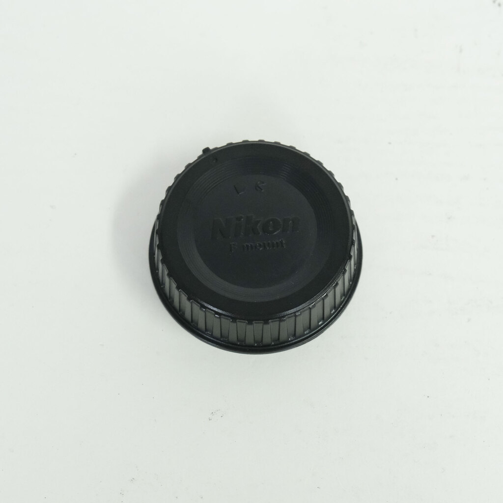 Nikon AF-S DX NIKKOR 16-80mm f/2.8-4E ED VR Nikon AF-S DX NIKKOR 16-80mm f/2.8-4E ED VR