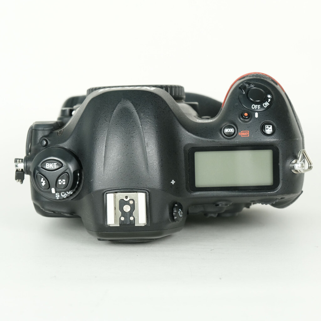 Nikon D4 デジタル一眼レフカメラ 美品　ショット数少 Nikon D4の出品 | ONE SCENE（ワンシーン）