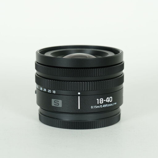 Panasonic LUMIX S 18-40mm F4.5-6.3を徹底解説。小型機のメリットを