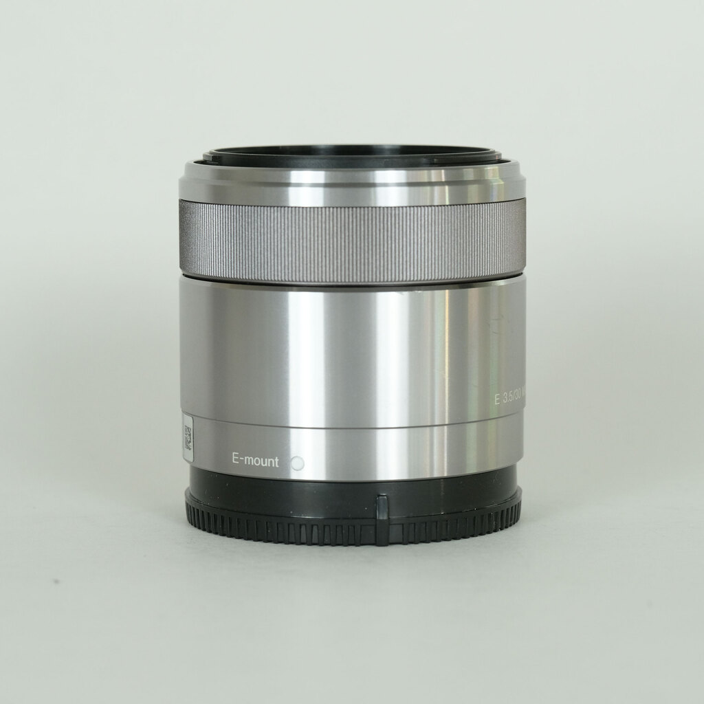 SONY E 30mm F3.5 Macro SEL30M35