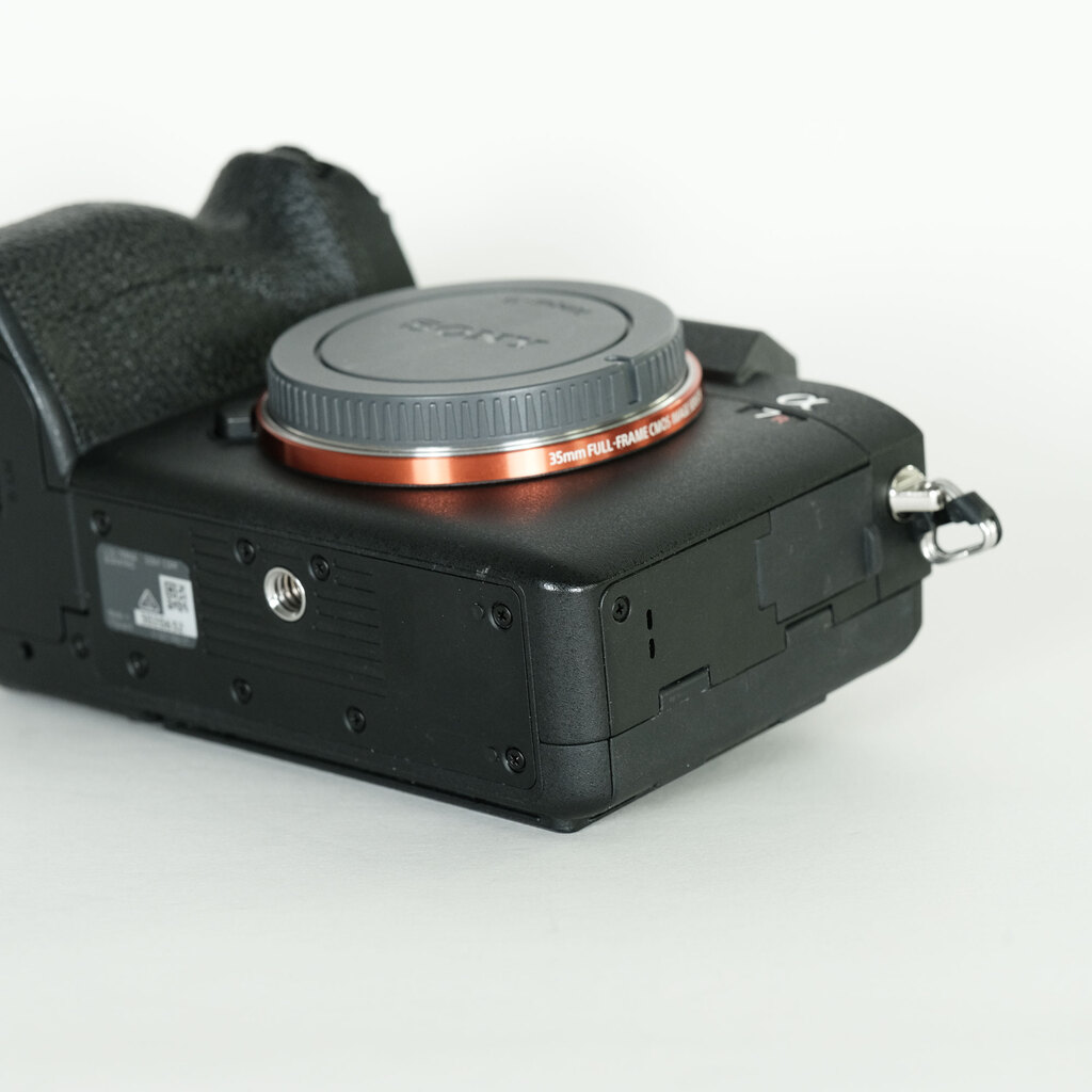 SONY α7RIV ボディ ILCE-7RM4A   【後期モデル 液晶下部にSONYロゴなし】