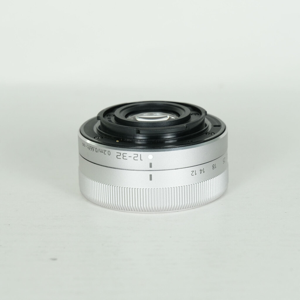 Panasonic LUMIX G VARIO 12-32mm / F3.5-5.6 ASPH. / MEGA O.I.S.の