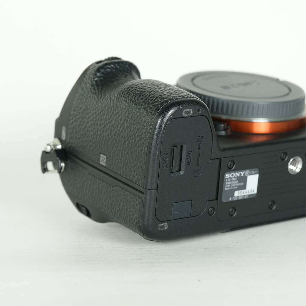 SONY α7 III（ILCE-7M3）の出品 | ONE SCENE（ワンシーン）
