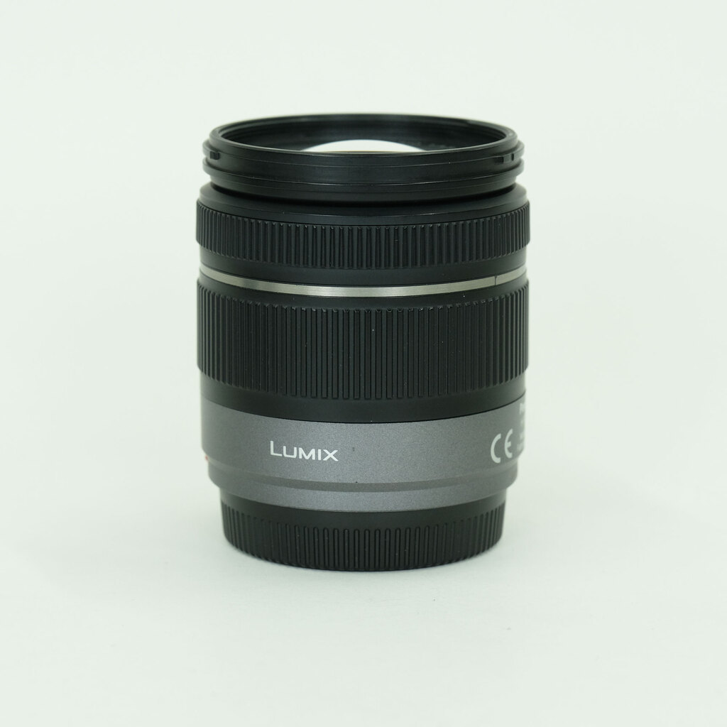 Panasonic LUMIX G VARIO 14-42mm F3.5-5.6 ASPH./MEGA O.I.S. Panasonic LUMIX G VARIO 14-42mm F3.5-5.6 ASPH./MEGA O.I.S.