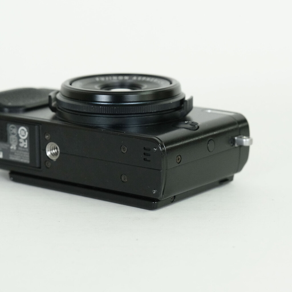 FUJIFILM X70 ブラック