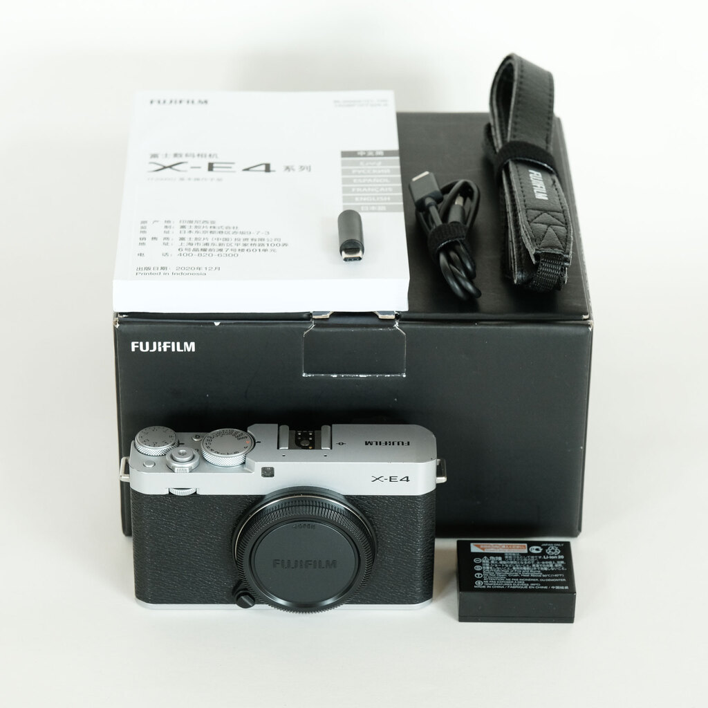 FUJIFILM X-E4