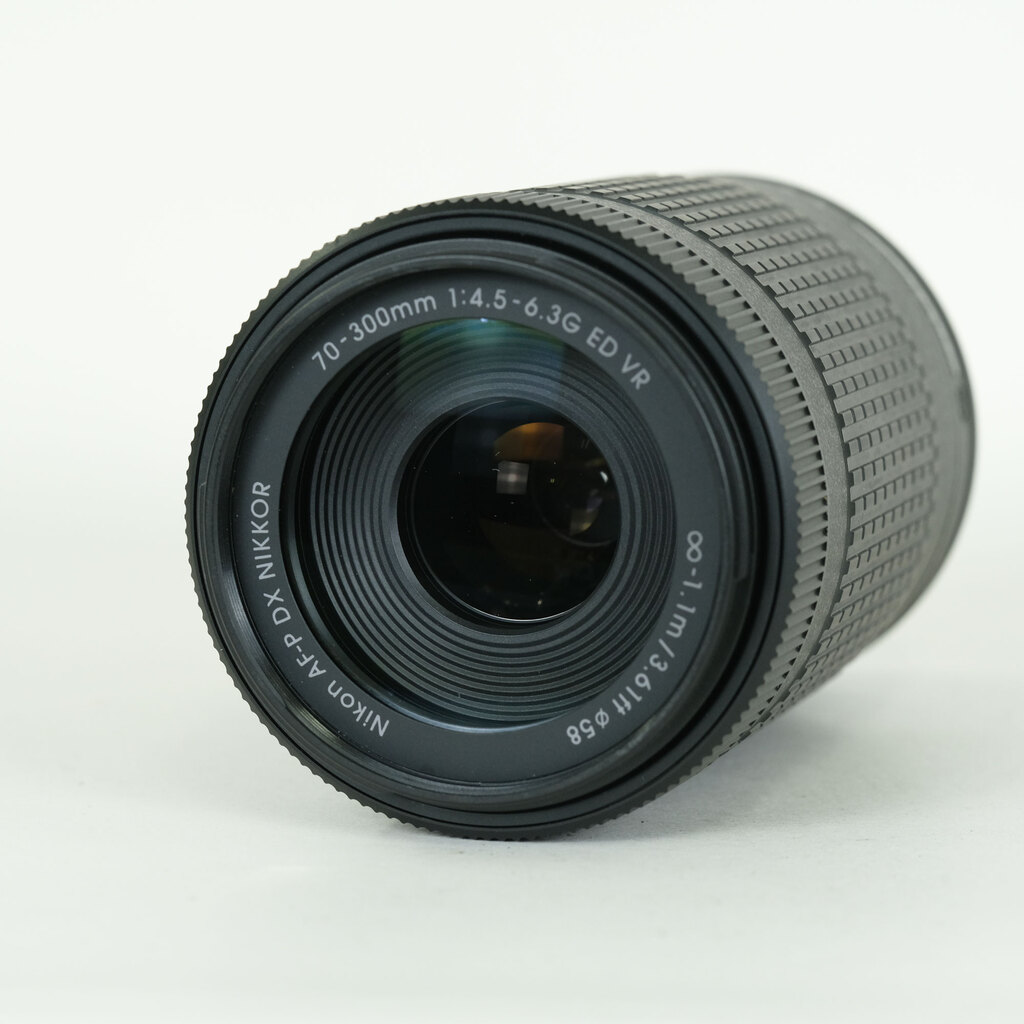 Nikon AF-P DX NIKKOR 70-300mm f/4.5-6.3G ED VR Nikon AF-P DX NIKKOR 70-300mm f/4.5-6.3G ED VR