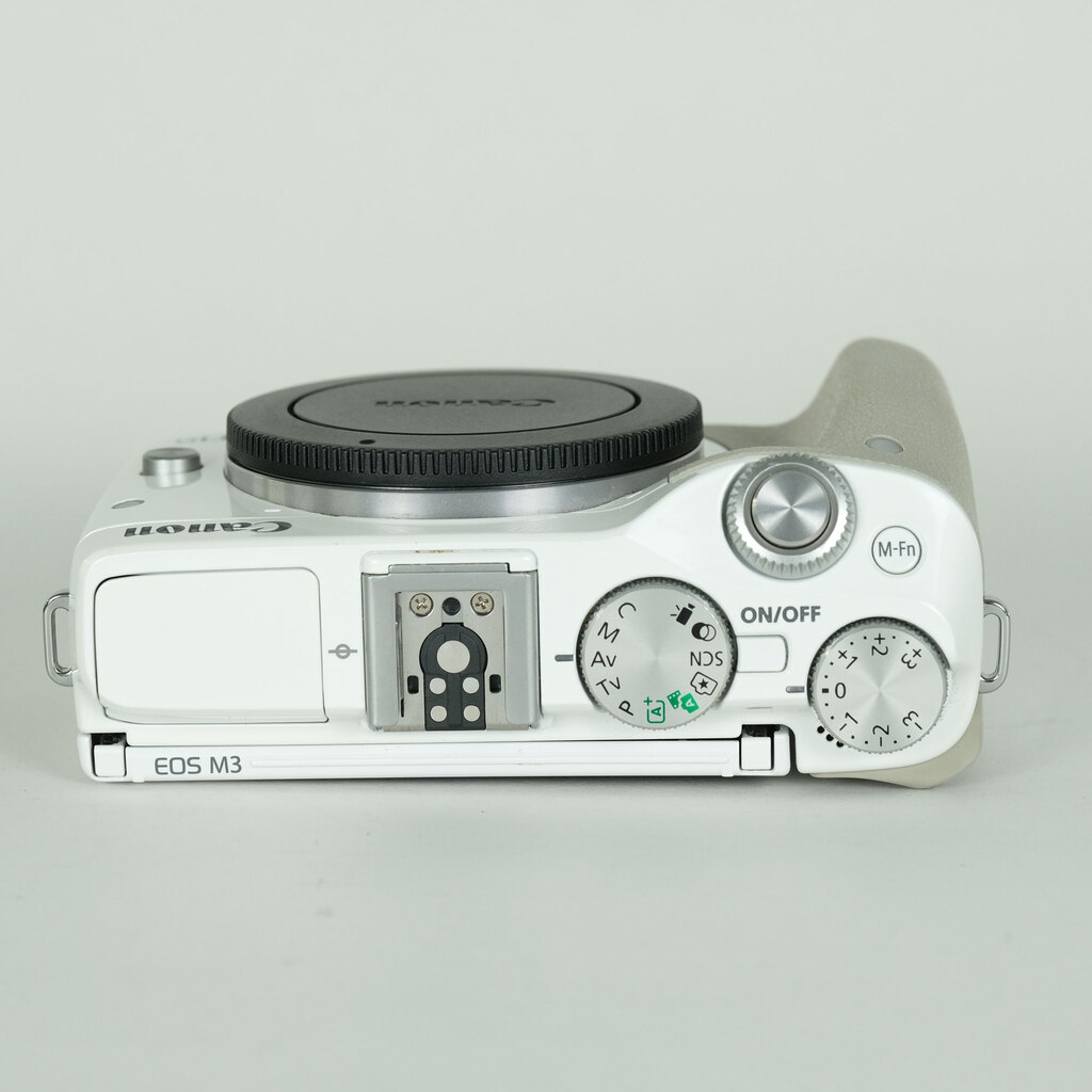 Canon EOS M3 ボディ【ジャンク品】 Canon EOS M3 ボディ ホワイトの出品 | ONE SCENE（ワンシーン）