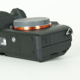 SONY α7 IV(ILCE-7M4) SONY α7 IV(ILCE-7M4)