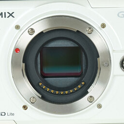 Panasonic LUMIX DMC-GF1 ボディ シェルホワイト