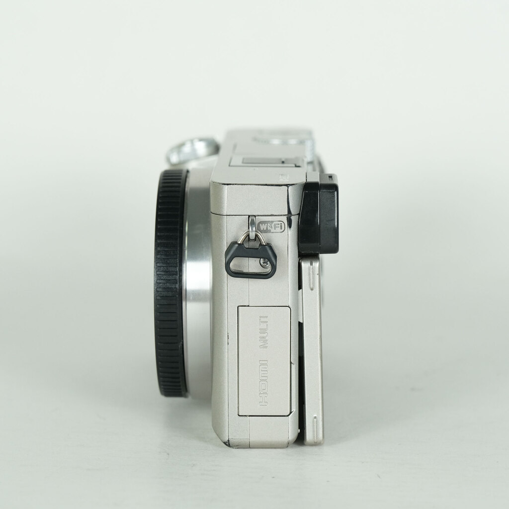 SONY α6000(ILCE-6000) SONY α6000(ILCE-6000)