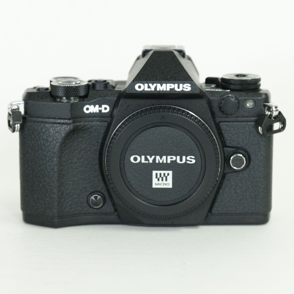 OLYMPUS OM-D E-M5 Mark II