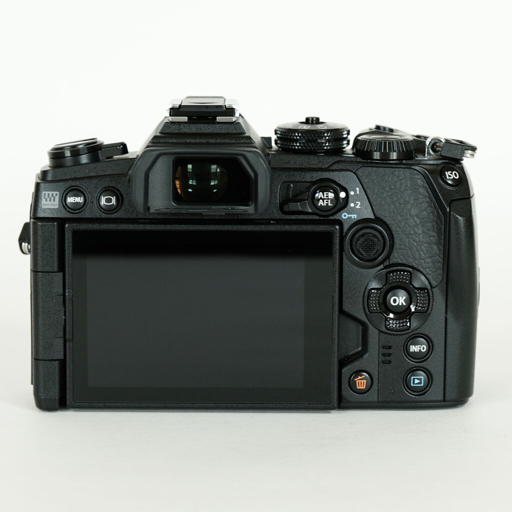 OLYMPUS OM-D E-M1 Mark III