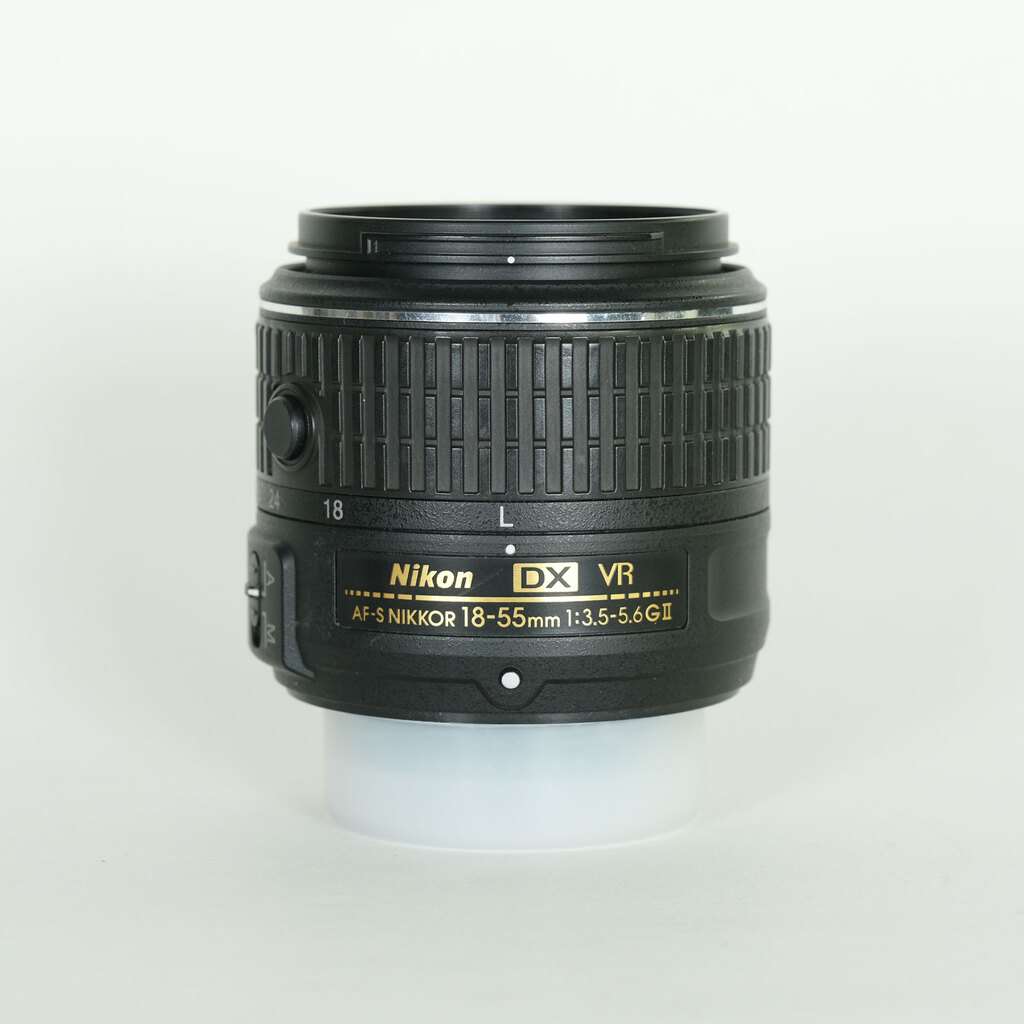 Nikon AF-S DX NIKKOR 18-55mm f3.5-5.6G VR II