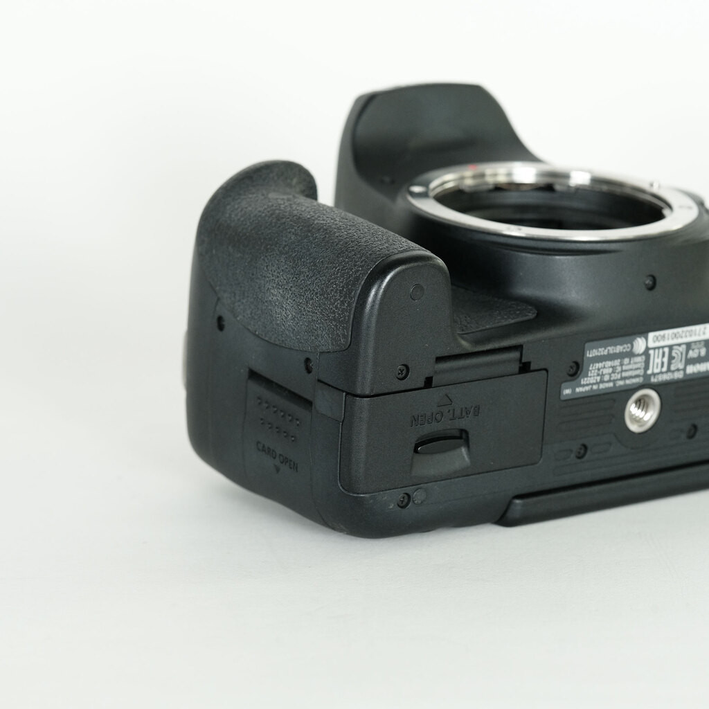 Canon EOS Kiss X8i Canon EOS Kiss X8i