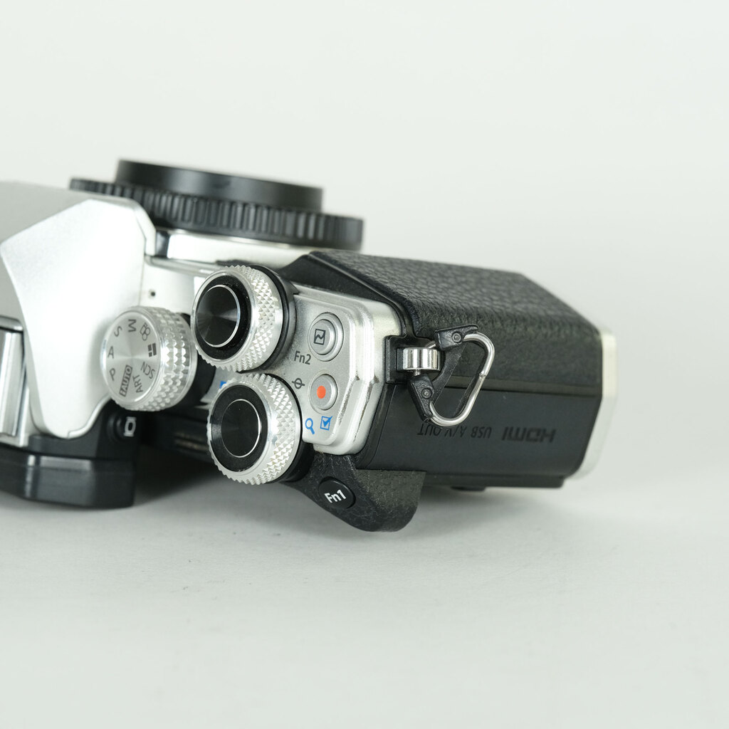 OLYMPUS OM-D E-M10 Mark II