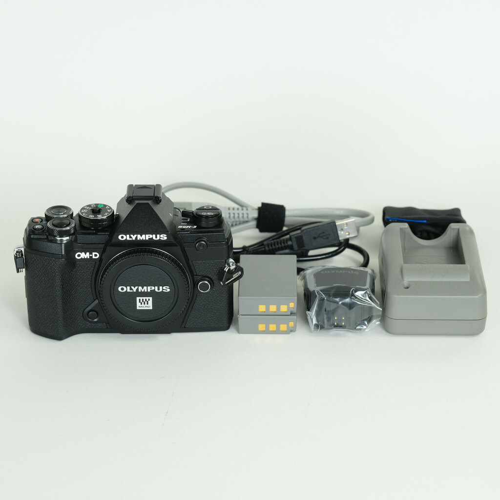 OLYMPUS OM-D E-M5 Mark III