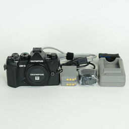 OLYMPUS OM-D E-M5 Mark III