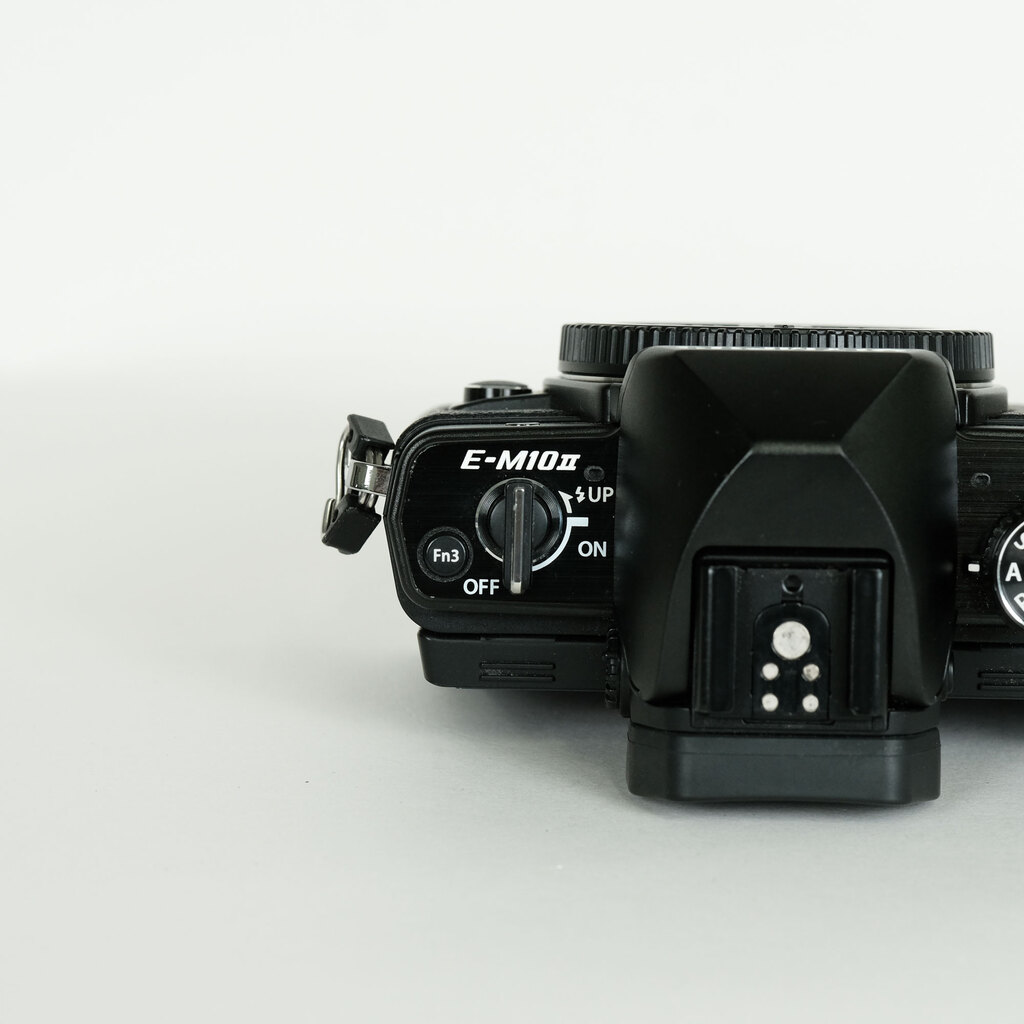 OLYMPUS OM-D E-M10 Mark II OLYMPUS OM-D E-M10 Mark II