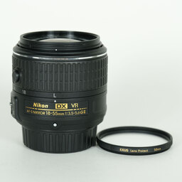 Nikon AF-S DX NIKKOR 18-55mm f3.5-5.6G VR II Nikon AF-S DX NIKKOR 18-55mm f3.5-5.6G VR II