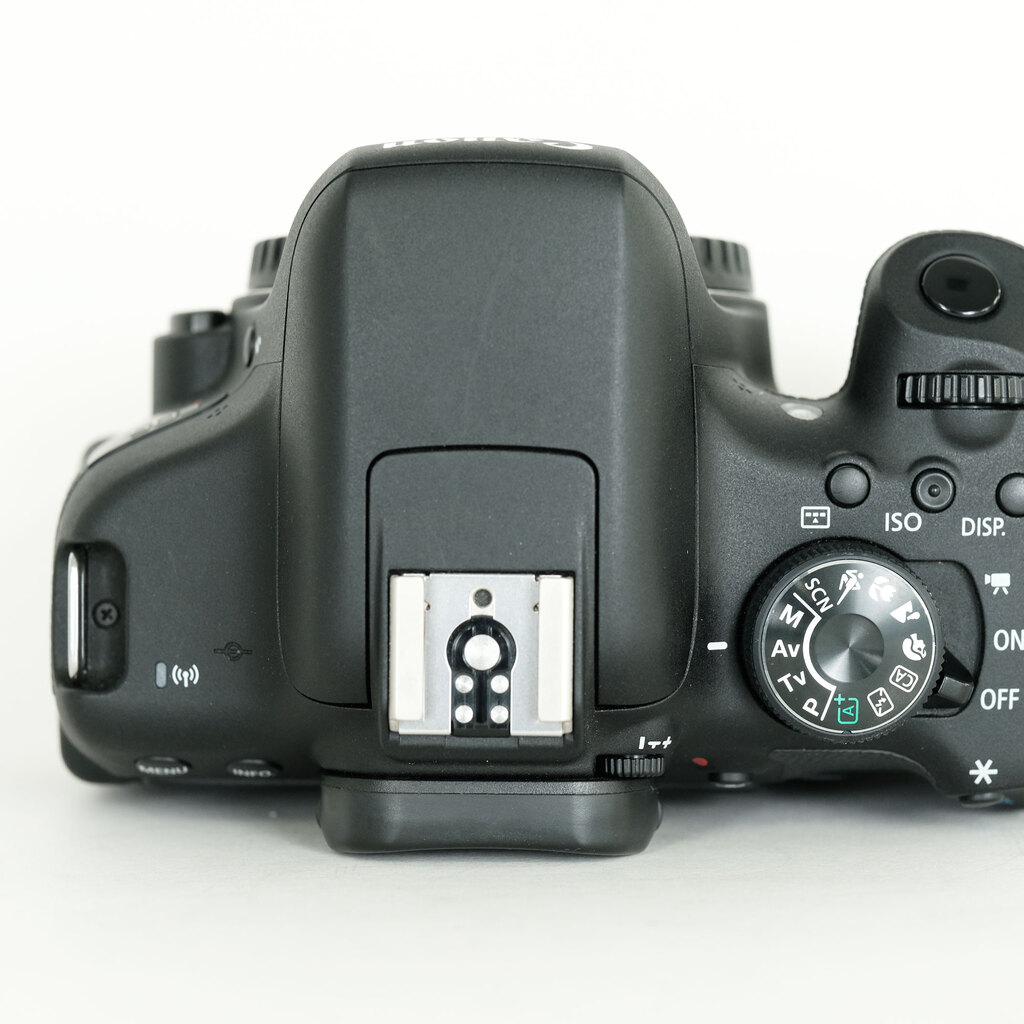 Canon EOS Kiss X8i Canon EOS Kiss X8i