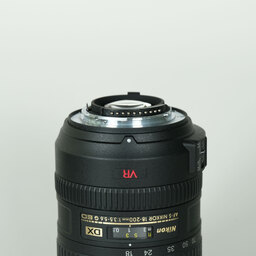 Nikon AF-S DX VR Zoom-Nikkor 18-200mm F3.5-5.6G IF-ED