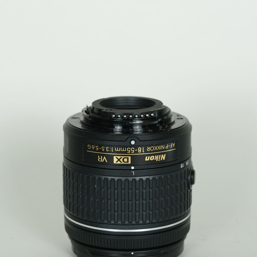 Nikon AF-P DX NIKKOR 18-55mm F3.5-5.6G VR Nikon AF-P DX NIKKOR 18-55mm F3.5-5.6G VR