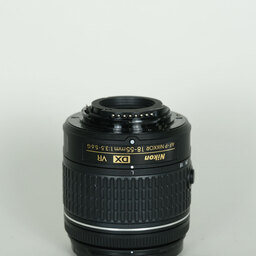 Nikon AF-P DX NIKKOR 18-55mm F3.5-5.6G VR Nikon AF-P DX NIKKOR 18-55mm F3.5-5.6G VR