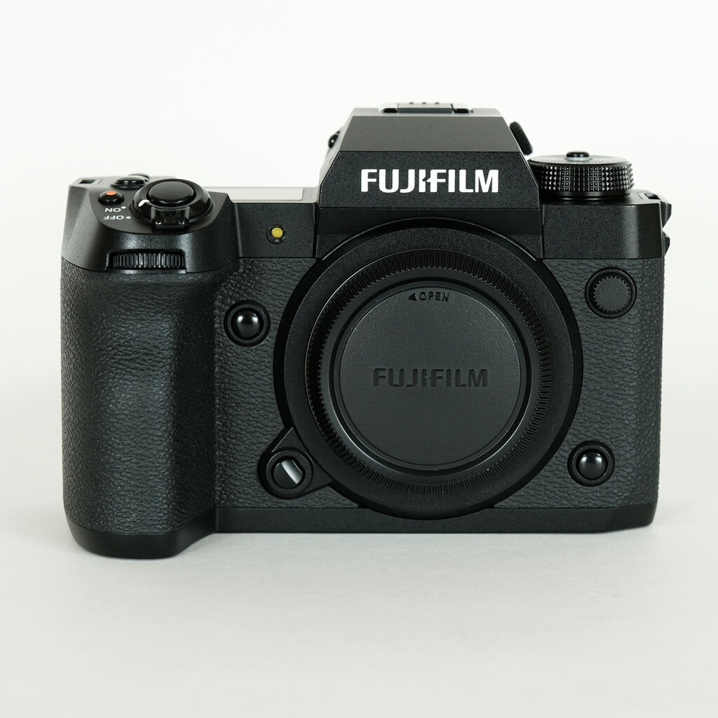 FUJIFILM X-H2