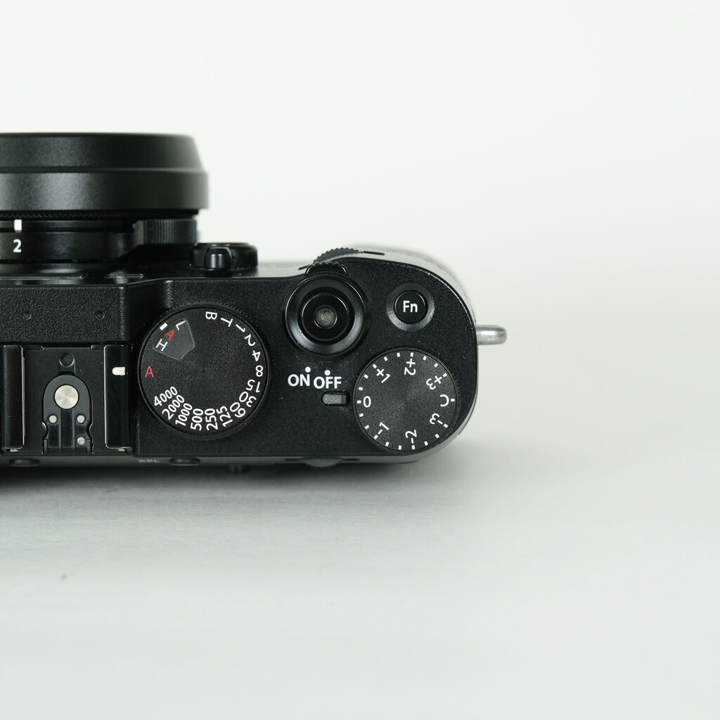 FUJIFILM X100F ブラック FUJIFILM X100F ブラック