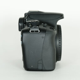 Canon EOS Kiss X7