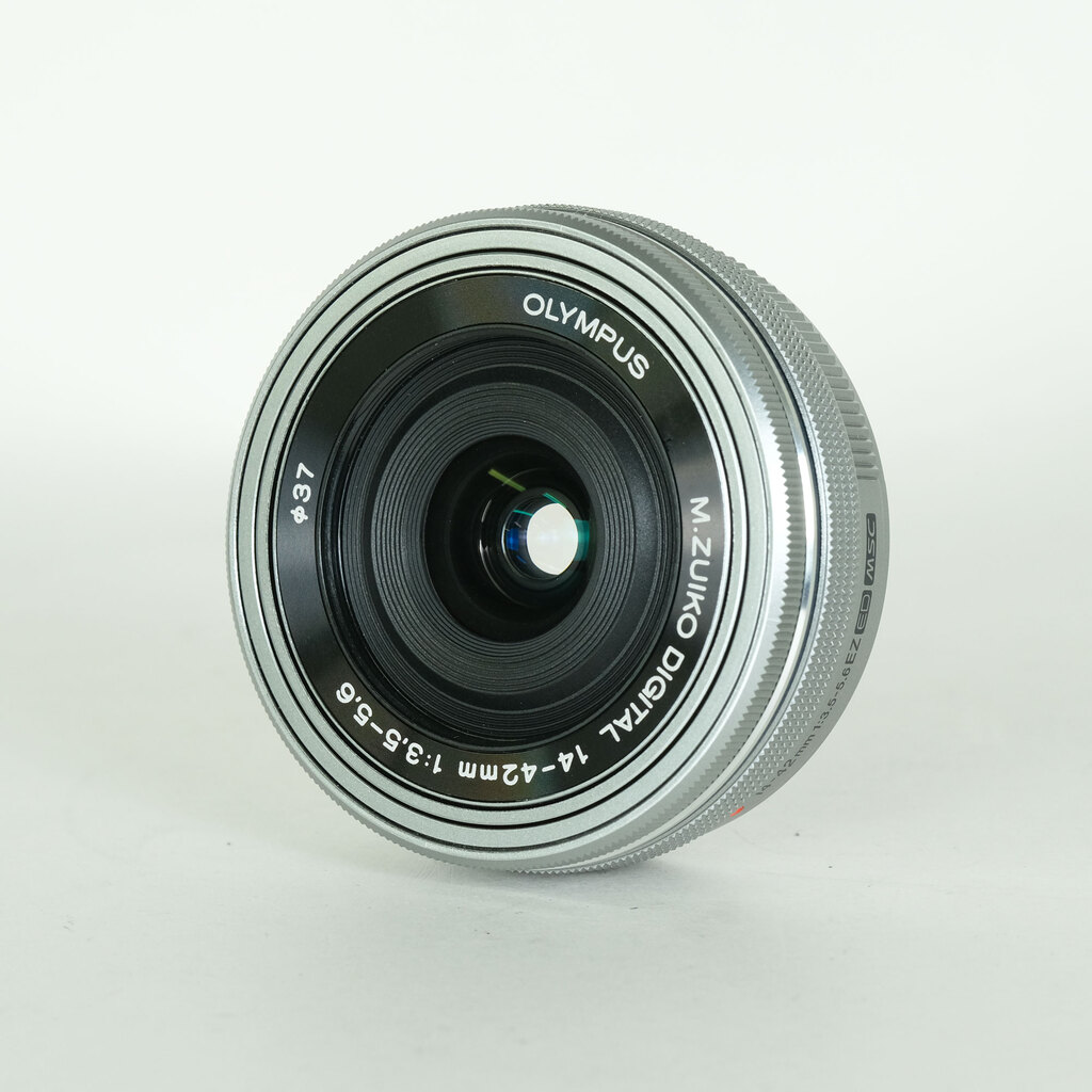 OLYMPUS M.ZUIKO DIGITAL ED 14-42mm F3.5-5.6 EZ シルバー