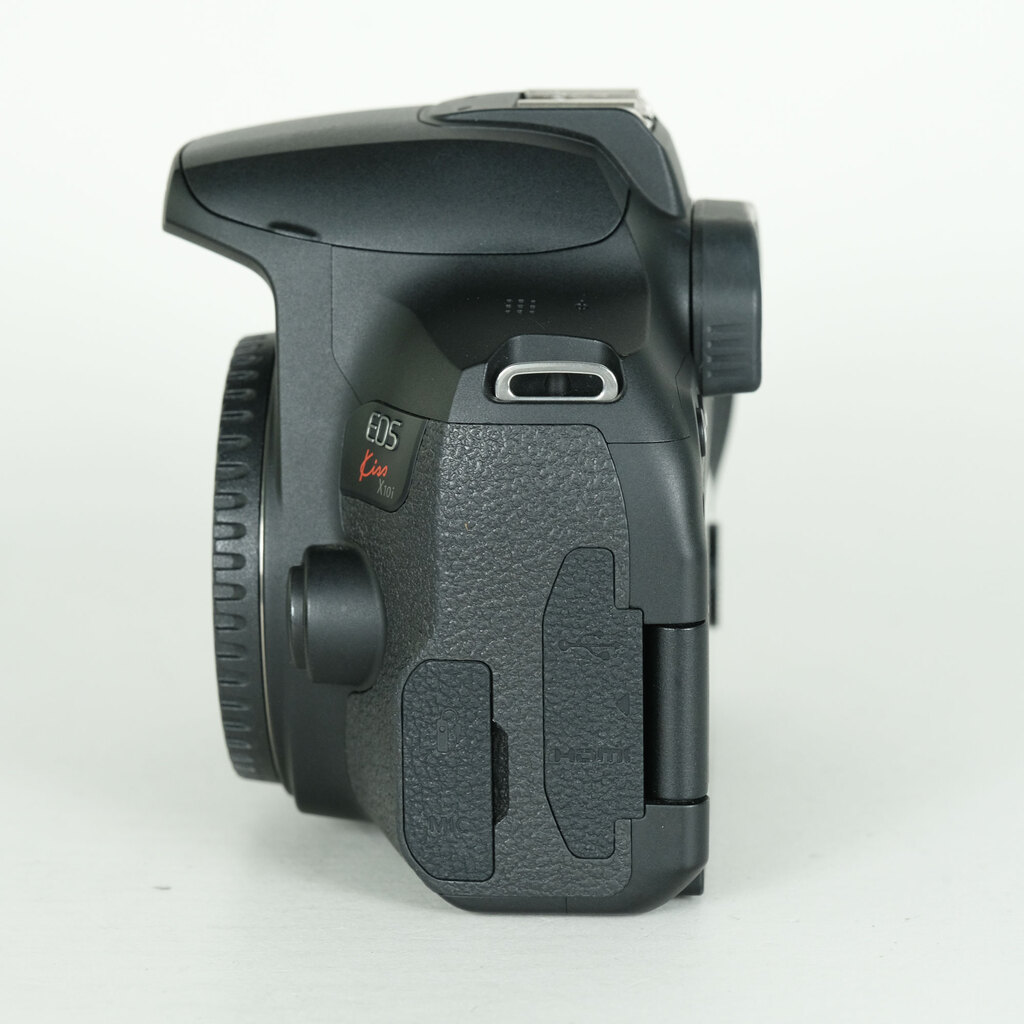 Canon EOS Kiss X10i [�{�f�B]