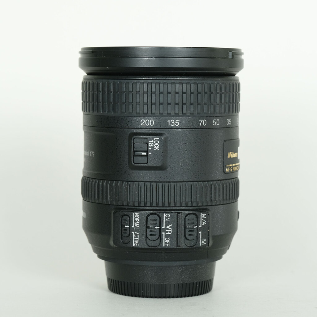 Nikon AF-S DX NIKKOR 18-200mm F3.5-5.6G ED VR II Nikon AF-S DX NIKKOR 18-200mm F3.5-5.6G ED VR II