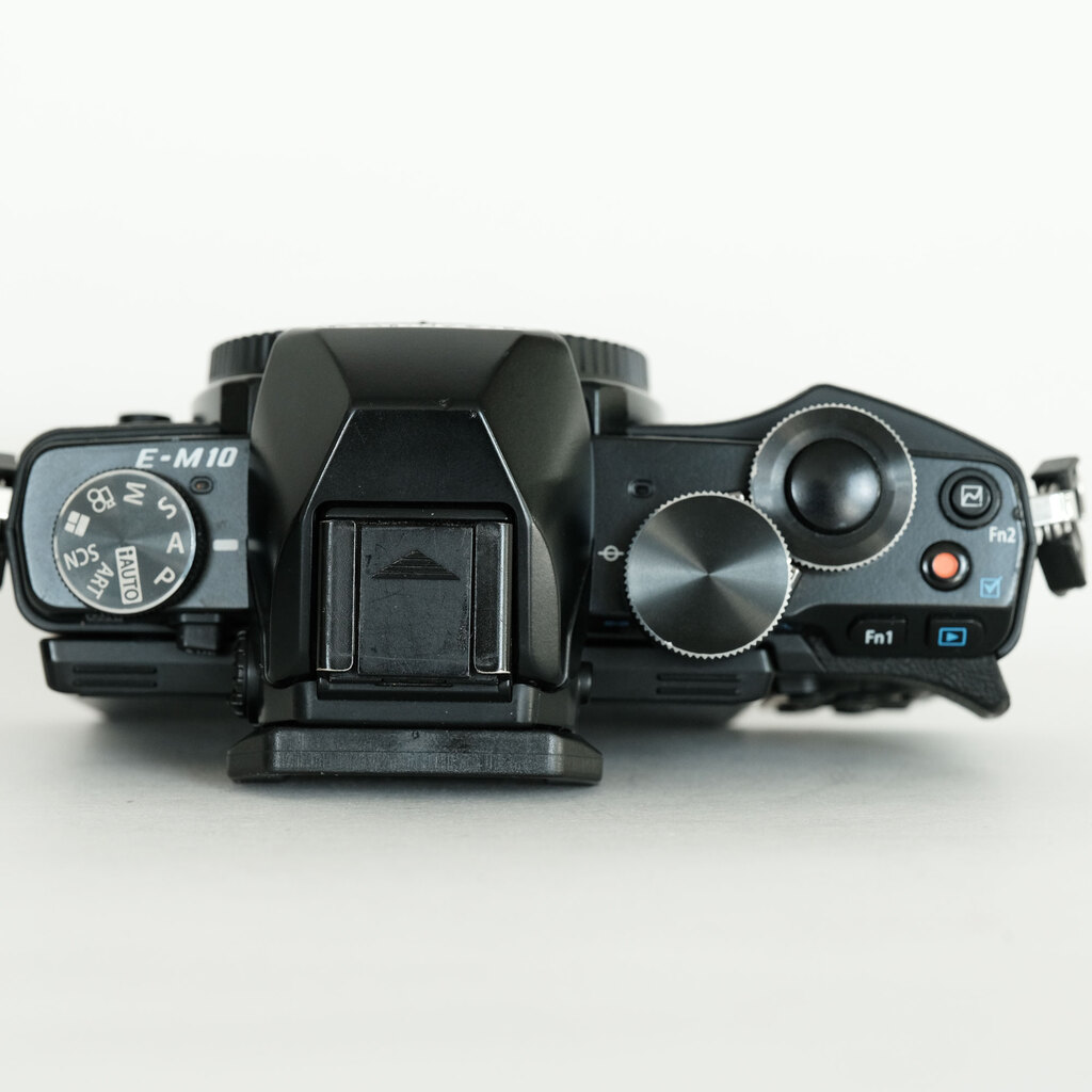 OLYMPUS OM-D E-M10 ボディ ブラックの出品 | ONE SCENE（ワンシーン）