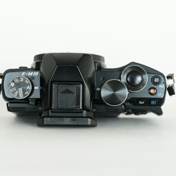 OLYMPUS OM-D E-M10 ボディ ブラック