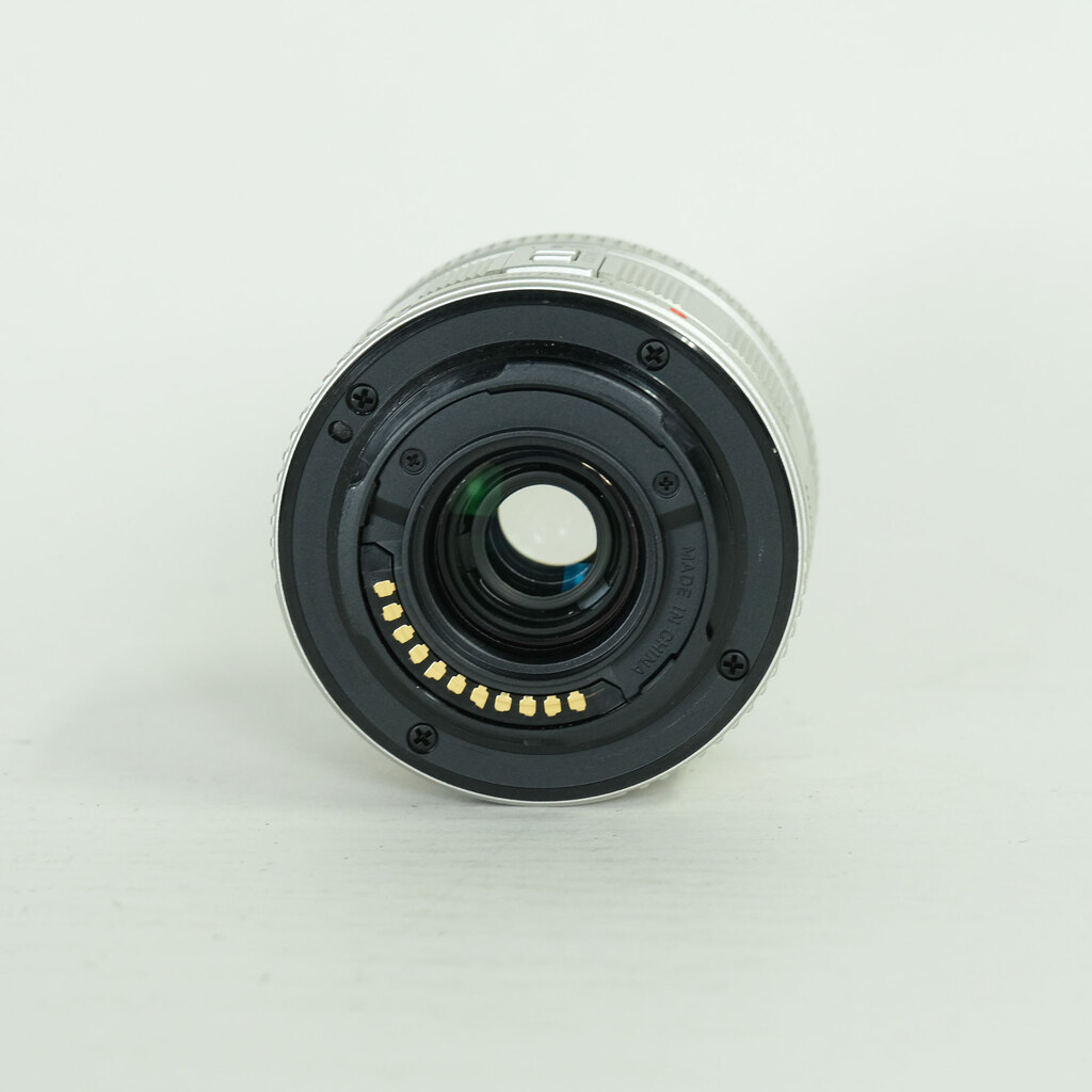 OLYMPUS M.ZUIKO DIGITAL 14-42mm F3.5-5.6 II シルバー